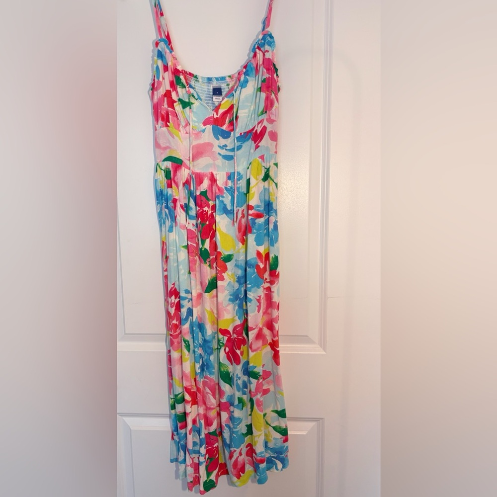 BNWOT - Old Navy Fit & Flare Floral Smocked
Midi Cami Dress — Size Small